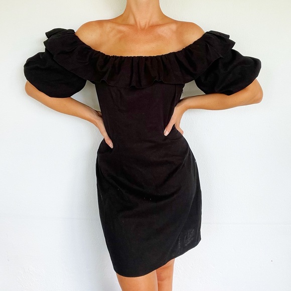 H&M Dresses & Skirts - H&M black linen blend off-shoulder ruffle neckline mini dress size medium